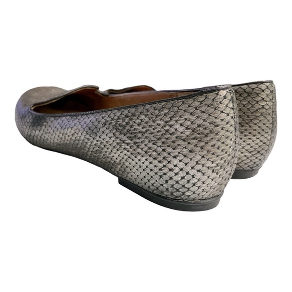 Clarks Women's Valley Lounge Loafer Size 9M Flat Shoe Metallic Pewter Snakeskin - Picture 6 of 11